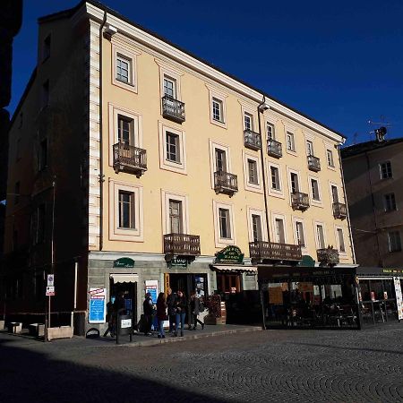 Les Fleuves - Doire Appartement Aosta Buitenkant foto